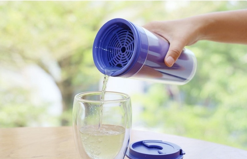 Chọn cốc uống nước loại nào an toàn và tốt cho sức khỏe?